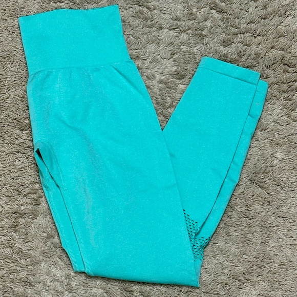 NVGTN Green Seamless Leggings with Mesh Panels - Picture 2 of 5
